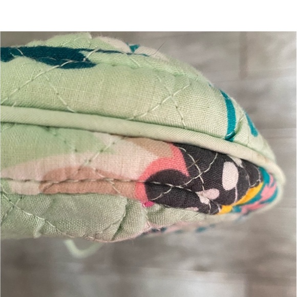 🔥🔥🔥Pre Black Friday sale 🔥🔥🔥
Pre loved Vera Bradley 6 bag bundle (C321) - Picture 13 of 16